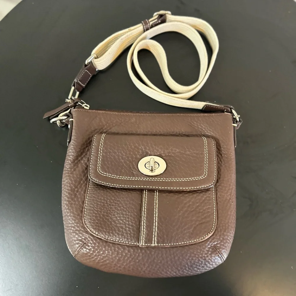Coach pebbled brown leather crossbody bag - Picture 3 of 11
